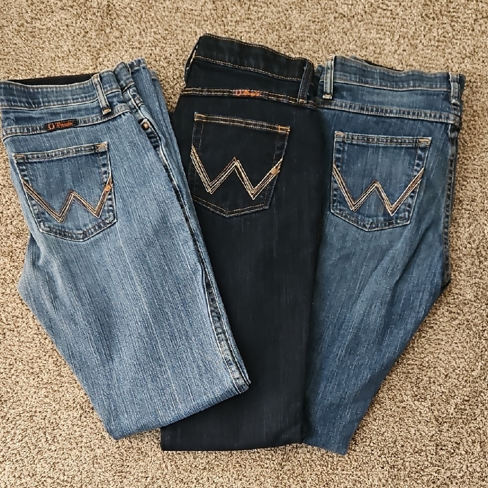 Set Of 3 Wrangler Jeans with Signature Stitching